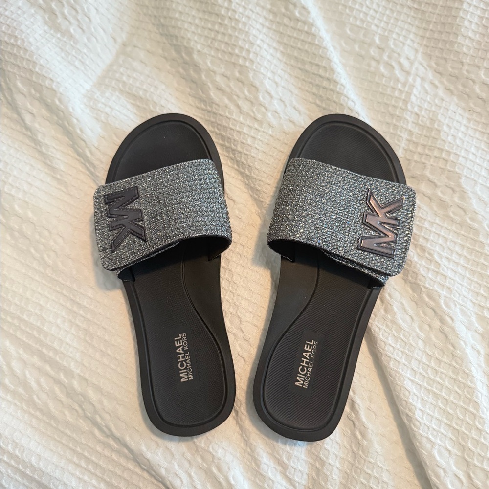 MICHAEL Michael Kors Women's Black Glitter Sequin
Sandals NEW - Size US 7